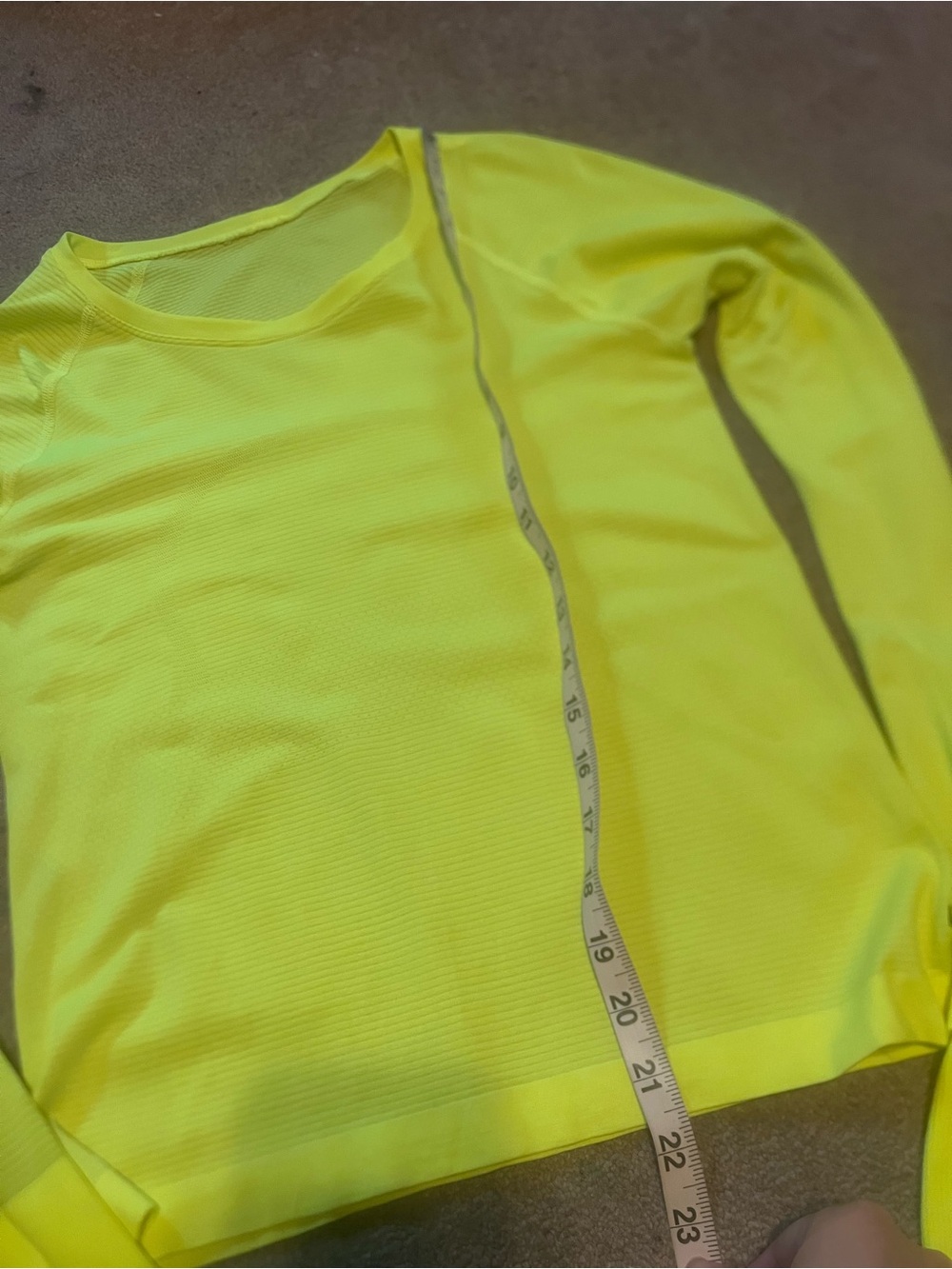Lululemon Swiftly Tech Long Sleeve 2.0 in Highlight Yellow size 6 - Picture 4 of 6